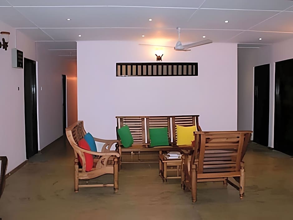 Thiranagama Beach Hotel – Hikkaduwa, CO