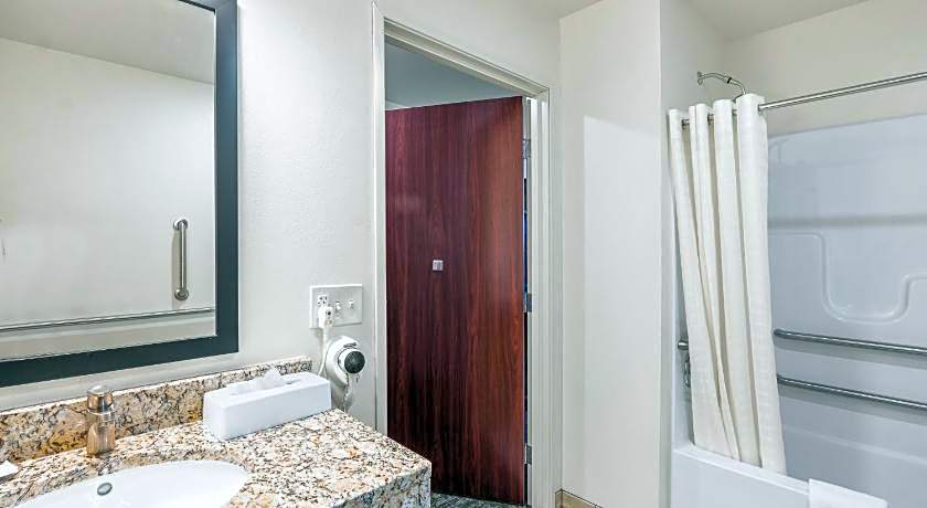 Cobblestone Hotel & Suites - Denmark