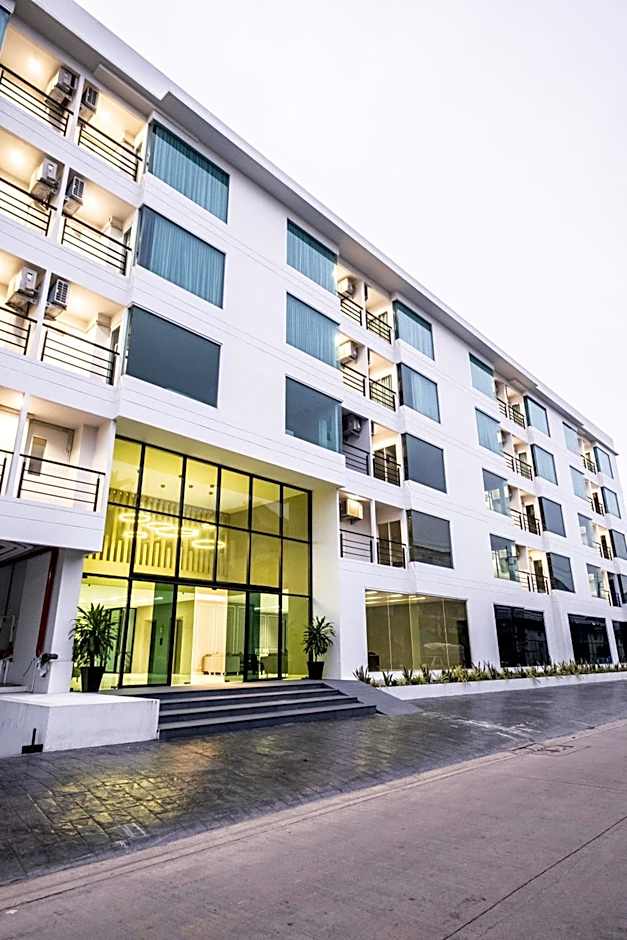 The Airport Courtyard Suvarnabhumi Airport