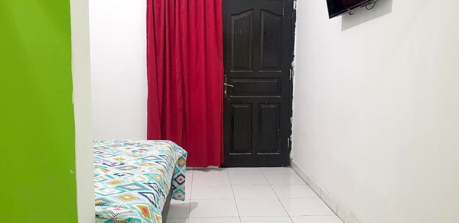 OYO 90990 Surya Residence