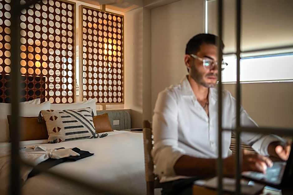 HiBird- Apartment and Suites Hotel