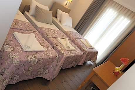Ata Cesme Otel