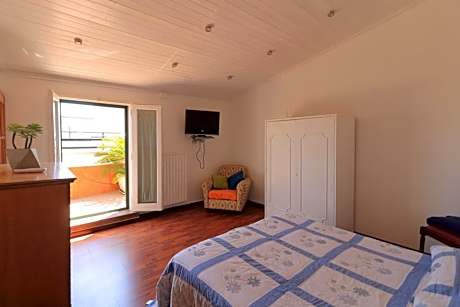 Large Double Room