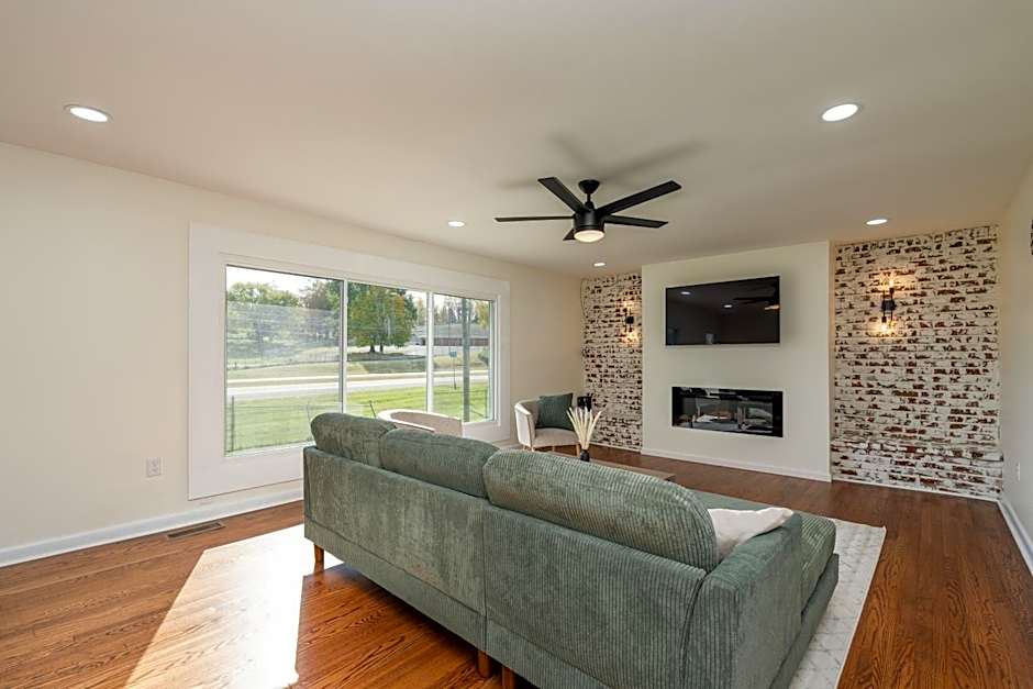 NEW Dragster Dream House 3BD2BA Game Room