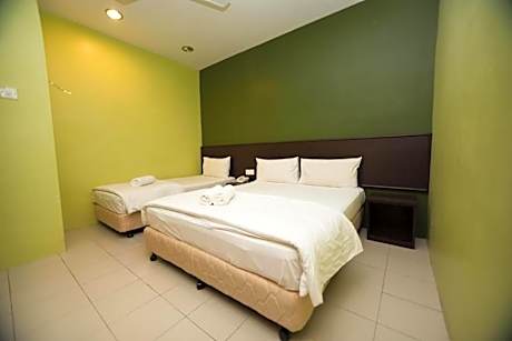 Deluxe Triple Room