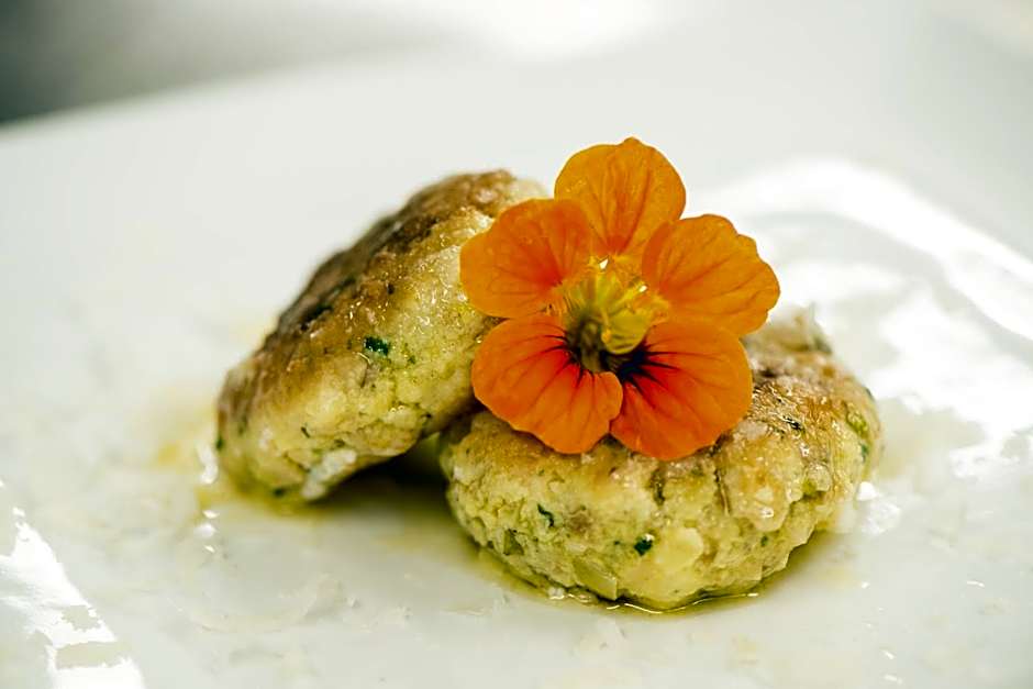 Hotel Enzian Genziana