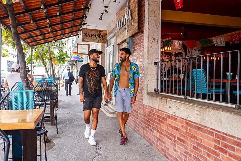 La Iguana Vallarta LGBT Experience - Romantic Zone
