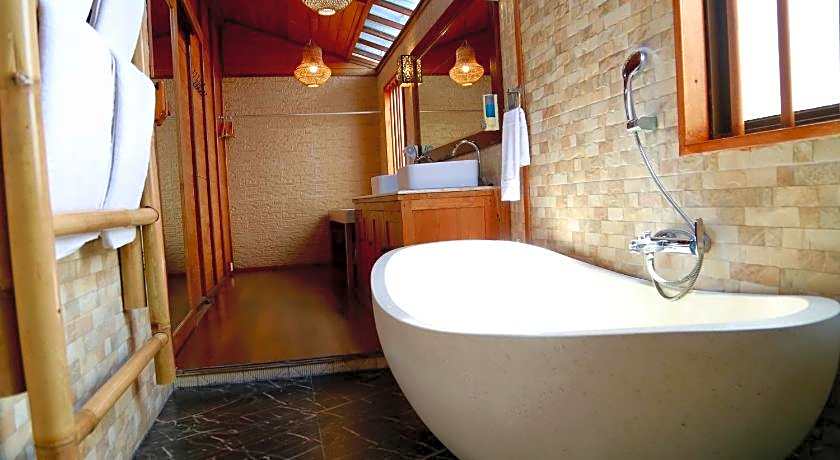 Seahouse Bali Indah Beach Inn