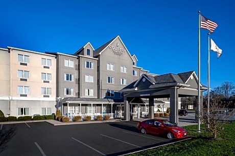 Country Inn & Suites by Radisson, Princeton, WV