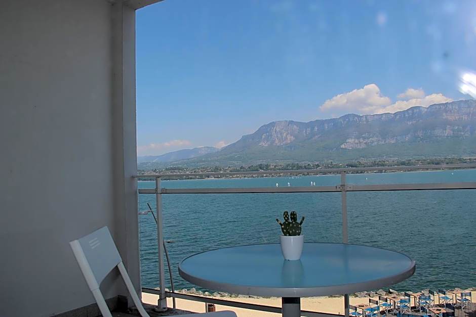 DEPAYSEMENT AU BORD DU LAC