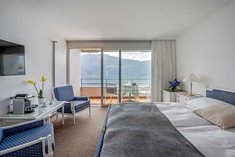 Superior Panorama Double Room with Balcony and Lake View
