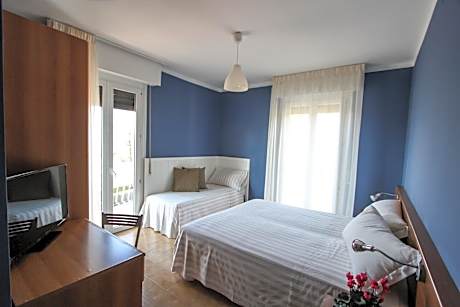 Triple Room with Lake View