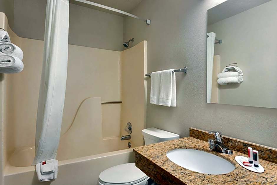 Travelodge by Wyndham Jefferson City