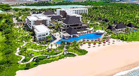 Pullman Lombok Mandalika Beach Resort