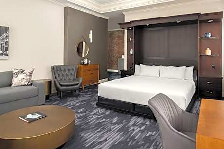Deluxe Room with Pull-Down Bed - Hearing Accessible
