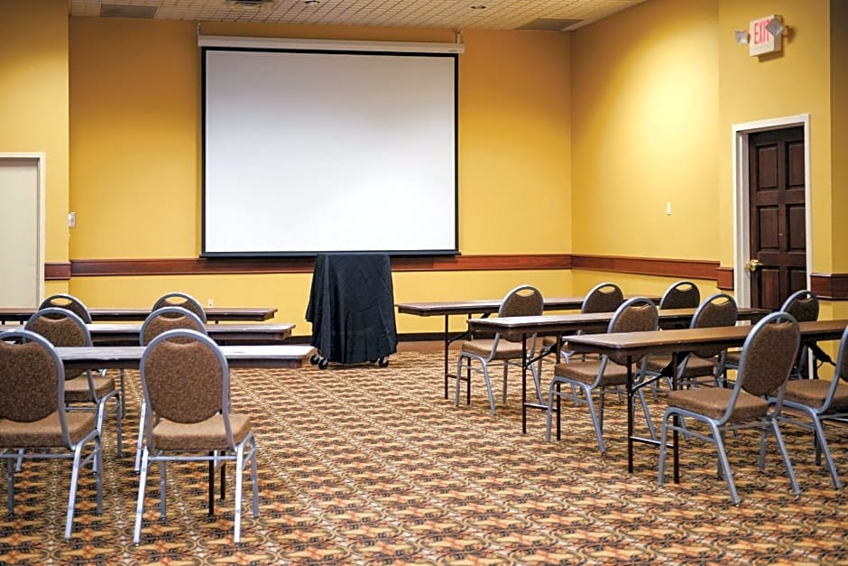 Quality Inn & Suites Ames Conference Center Near ISU Campus
