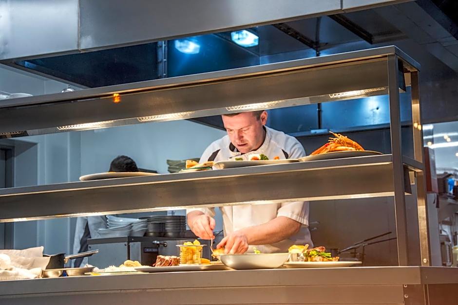 The Knowes Hotel & Restaurant