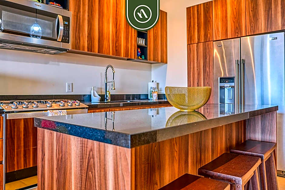 Cozy Apt with Private Terrace - Rooftop Pool