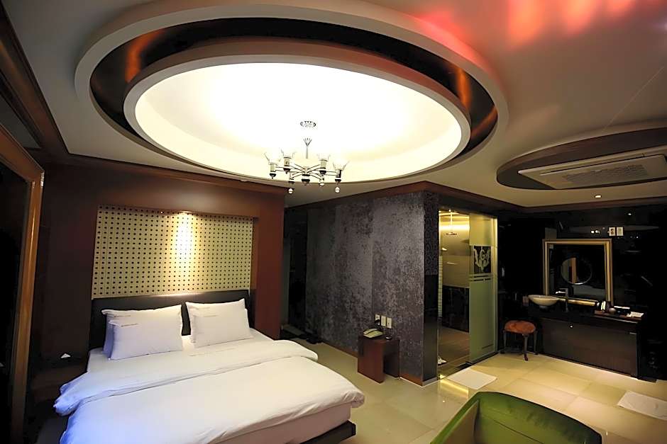 Tongyeong Gallery Hotel