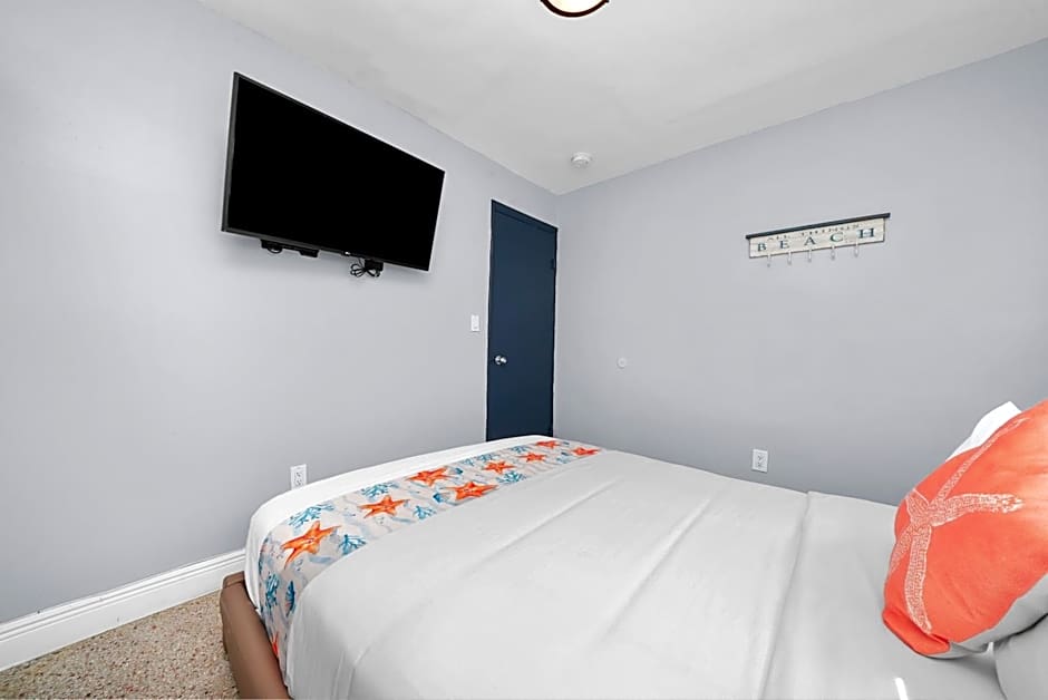 Hollywood Beach Suites and Hotel