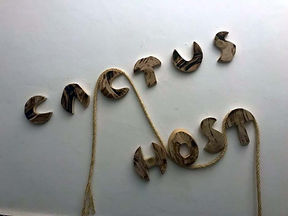 Cactus Host