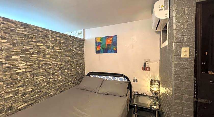 UNO'S Place with Karaoke,Wifi,Netflix and Balcony