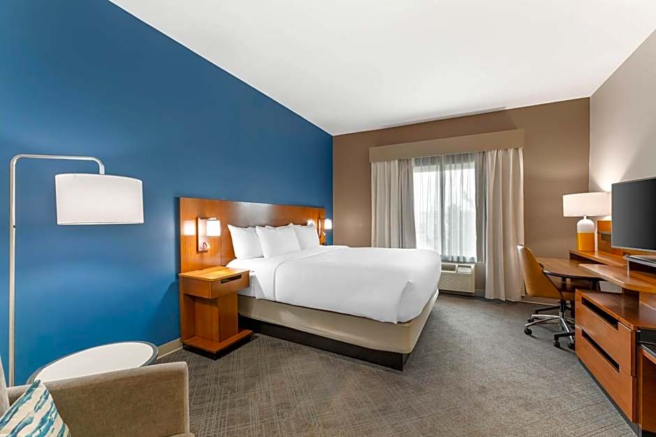 Comfort Inn & Suites Akron South