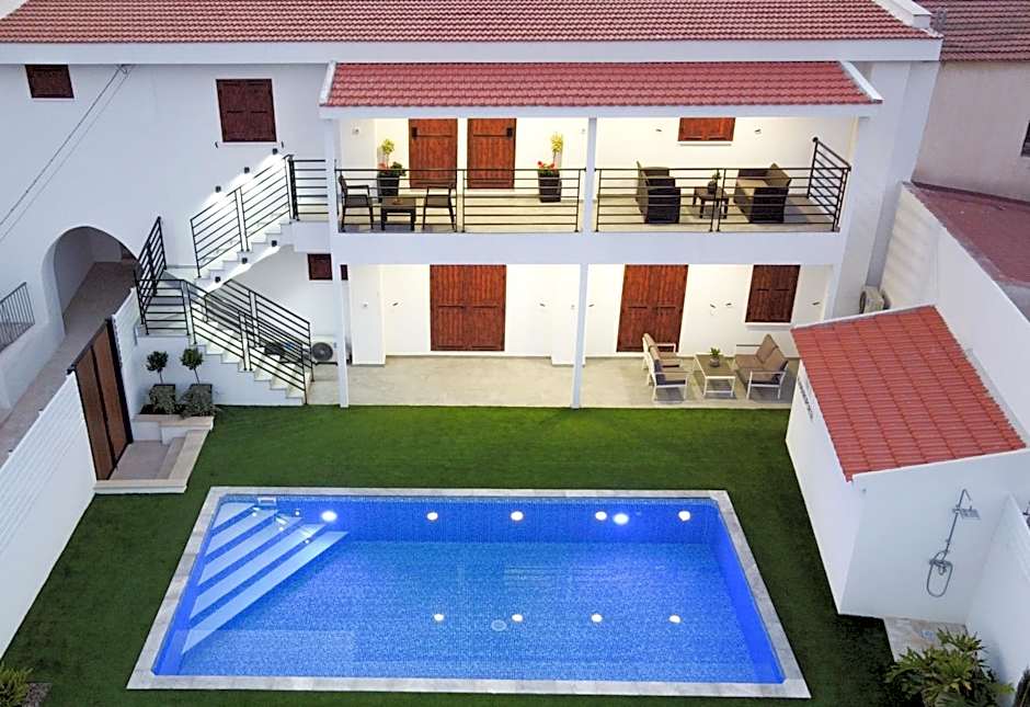 Kamaroporta Luxury Apartments