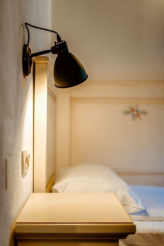 CASA CHITIC - HOTEL & RESTAURANT- Str Nicolae Balcescu 13