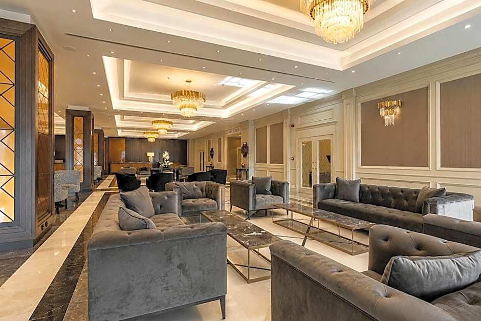 Astoria Grand Hotel