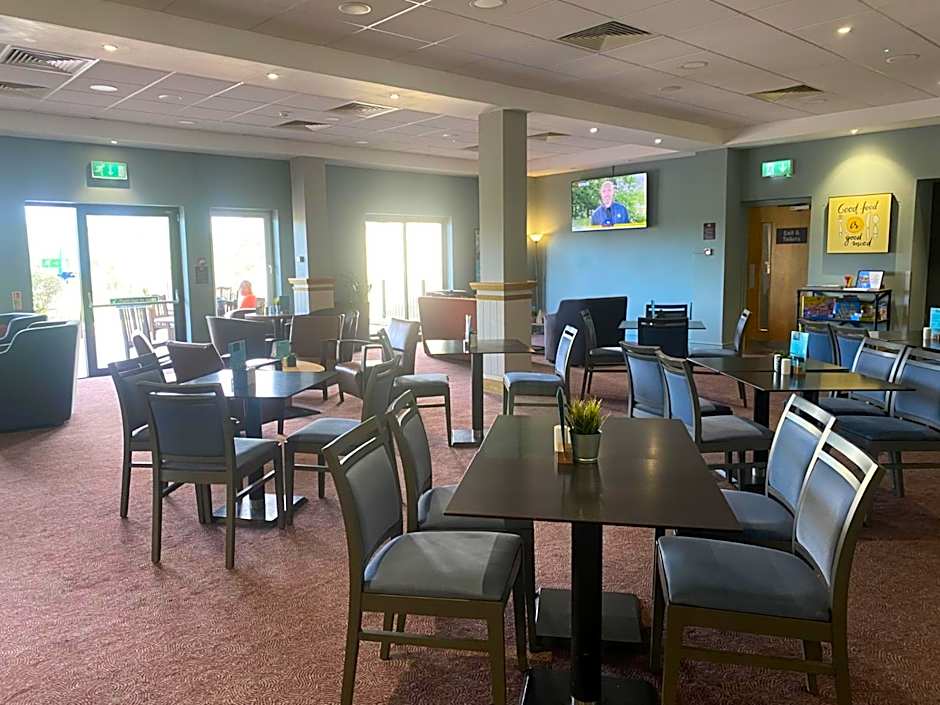 The Essex Golf & Country Club Hotel