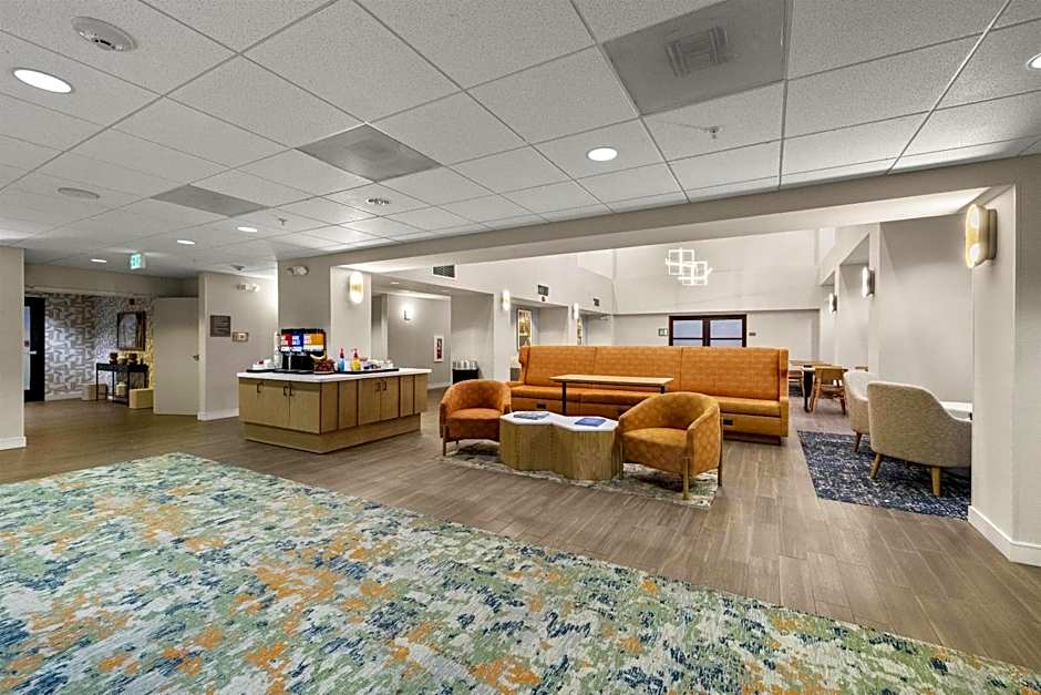Hampton Inn & Suites Lancaster