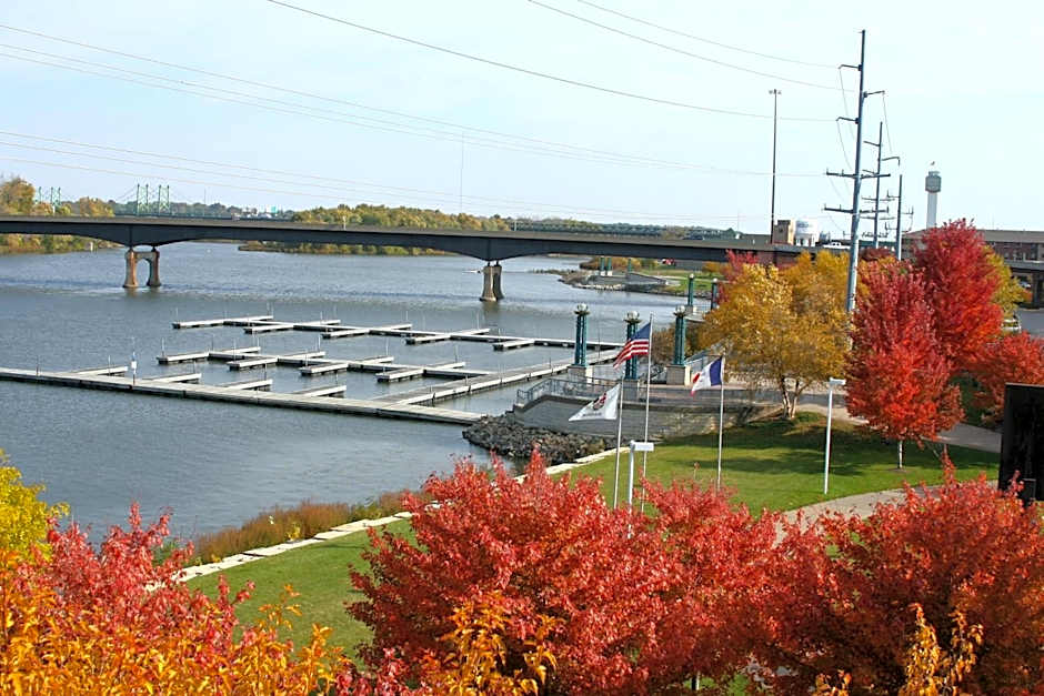 Wyndham Moline on John Deere Commons