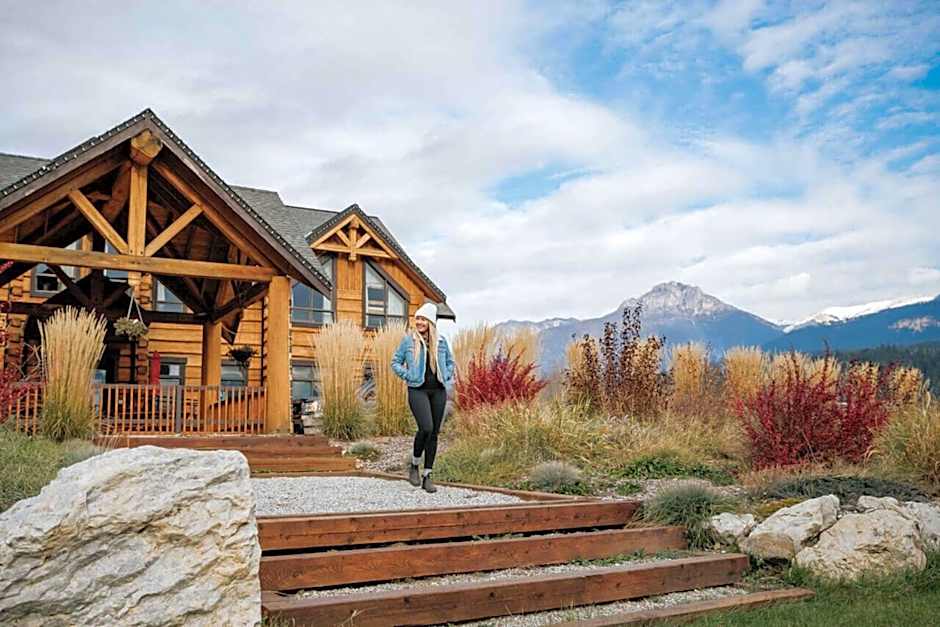 Basecamp Lodge Golden