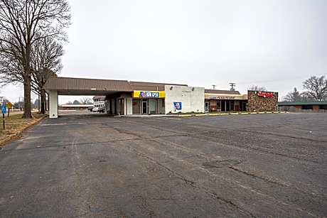 Motel 6-Brinkley, AR