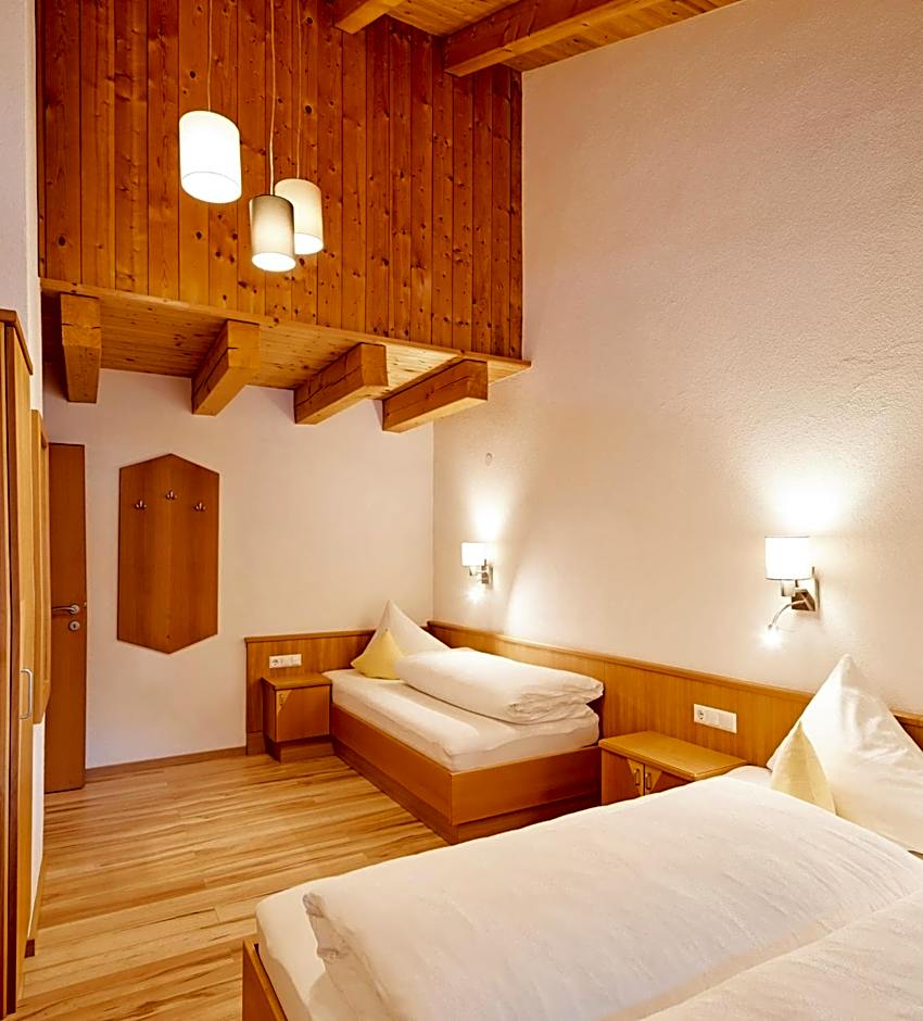 Tirolerhof - Appartementhaus