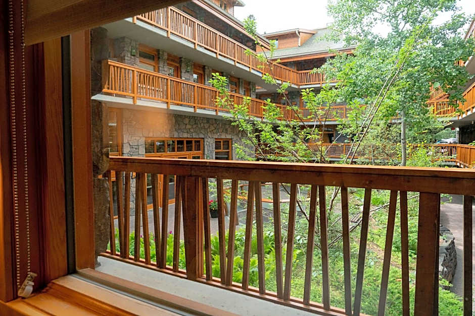 Fox Hotel And Suites