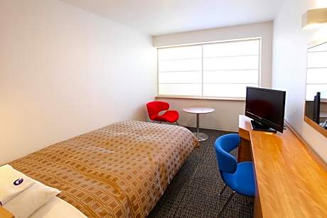 Small Double Room - Smoking