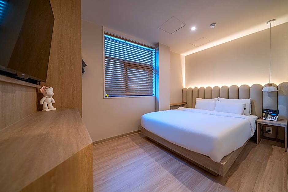 Gyeongju Poverta Hotel