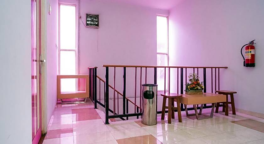 Urbanview Hotel FiFFa Kauman Malang