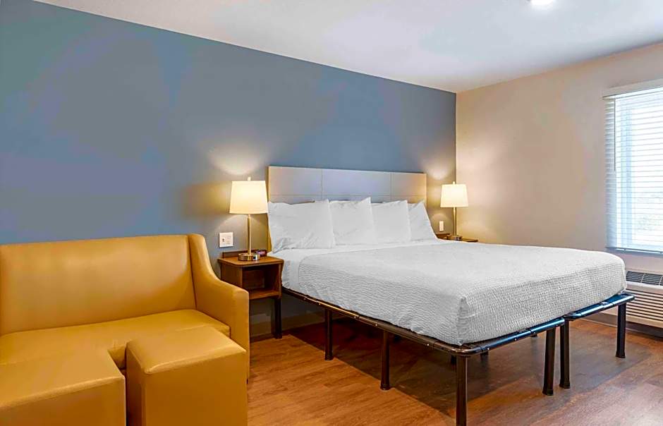 Photo 1 of 6 of Deluxe Studio 1 King Bed