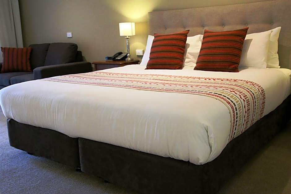 Photo 1 of 12 of Spa 1 King Bed, Jetted Tub