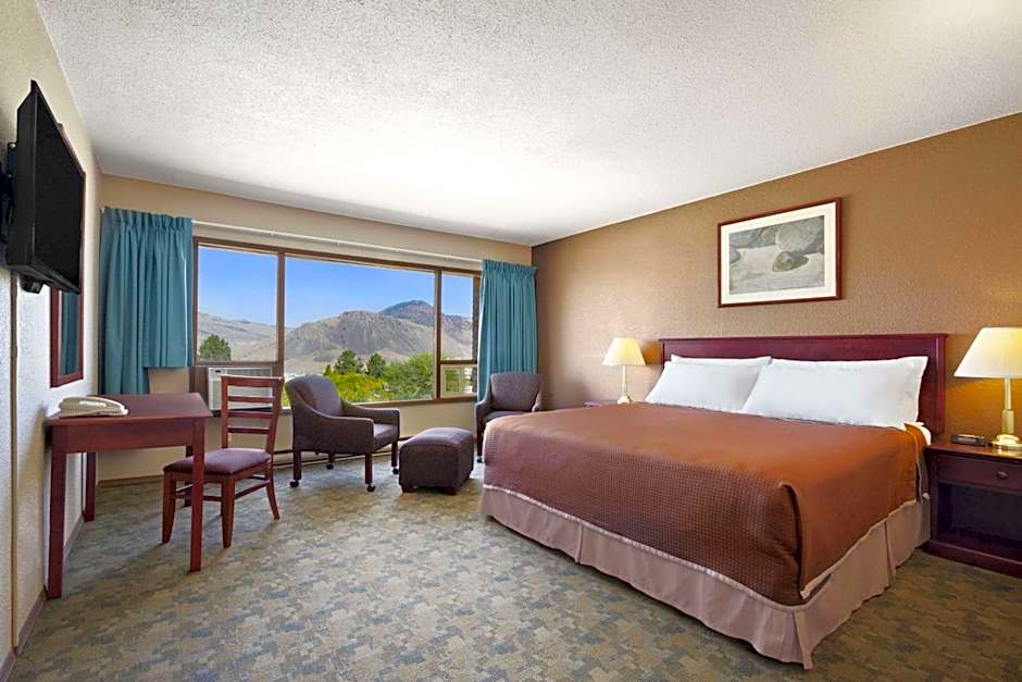 Knights Inn - Kamloops BC