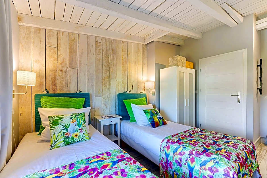 Kamienica Gdynia hotelowe komfortowe łóżka, plaża Orłowo molo