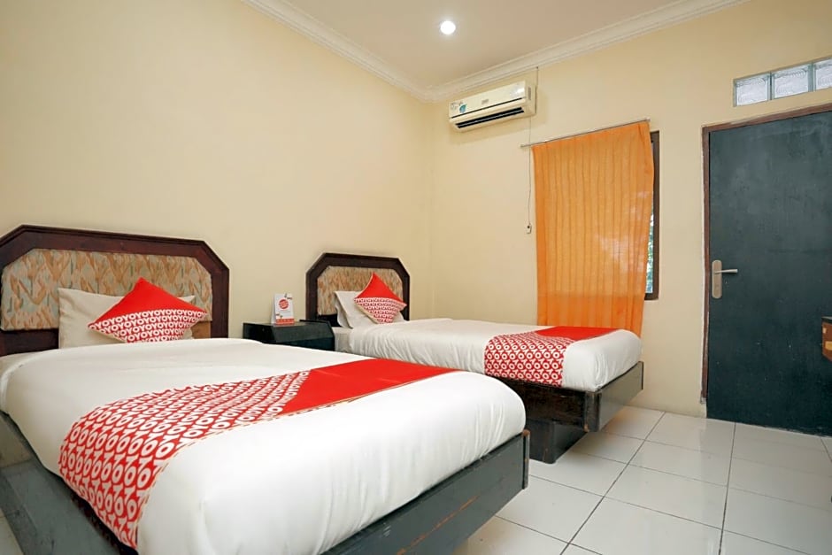 OYO 2003 Female Guest House