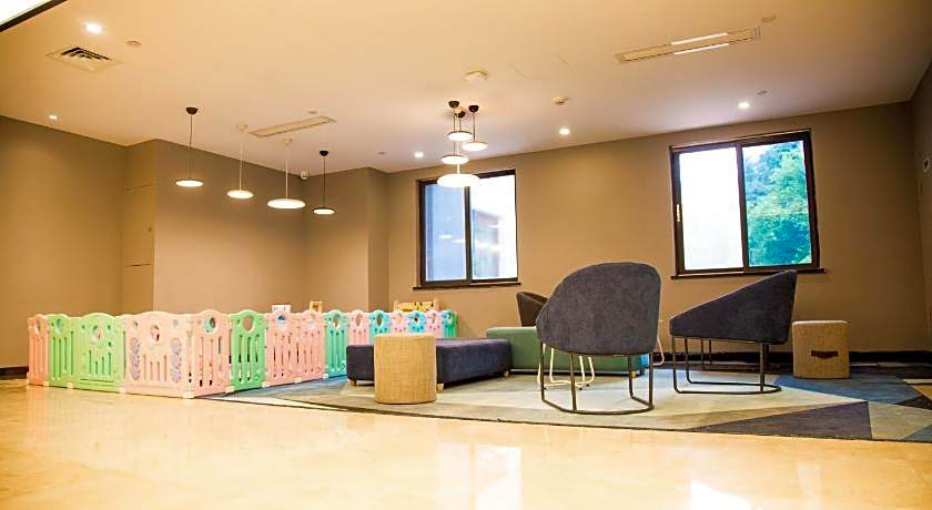 Holiday Inn Express Nanjing Xuanwu Lake By IHG