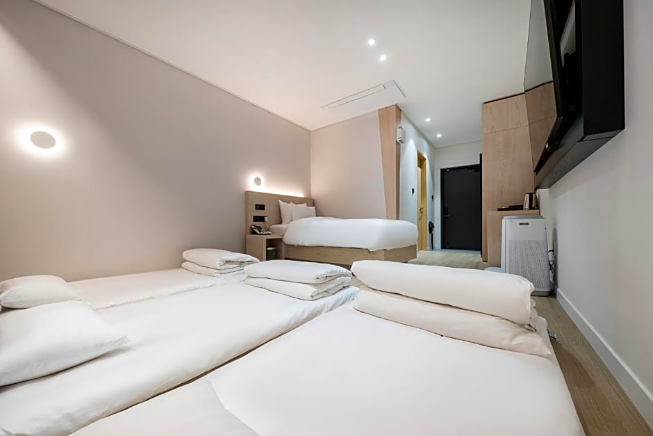 Hound Hotel Mokpo Peace Plaza