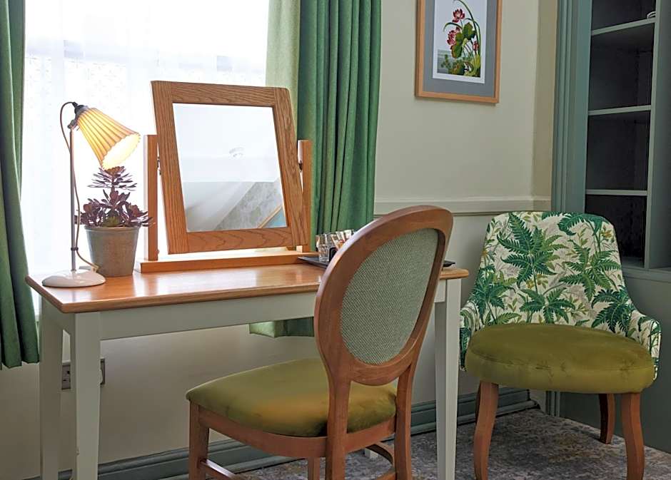 The Kings Head Wroxham by Greene King Inns