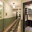 Flat Iron Hotel