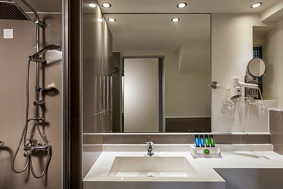 Elotis Suites